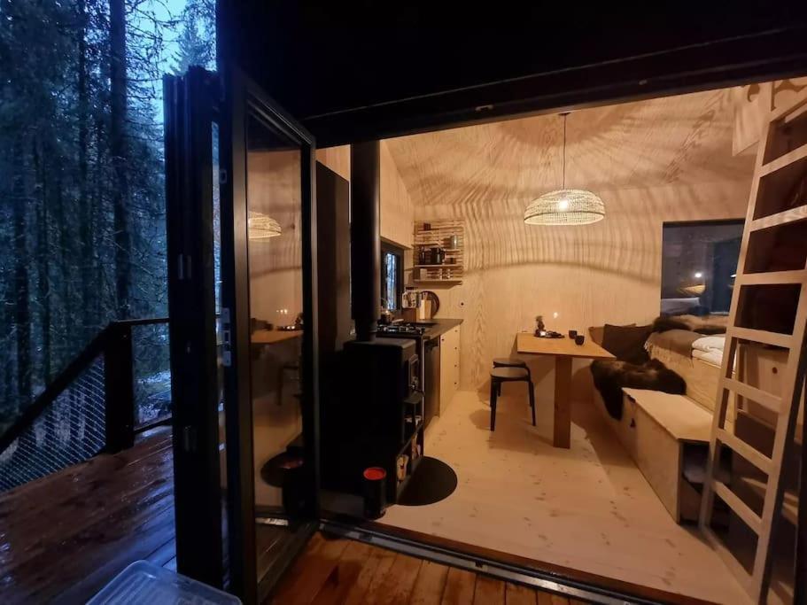 Treetop Ekne - Hytte I Skogen Med Hengebru Hotel Levanger Bagian luar foto