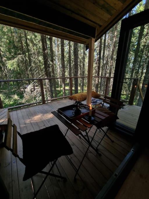 Treetop Ekne - Hytte I Skogen Med Hengebru Hotel Levanger Bagian luar foto