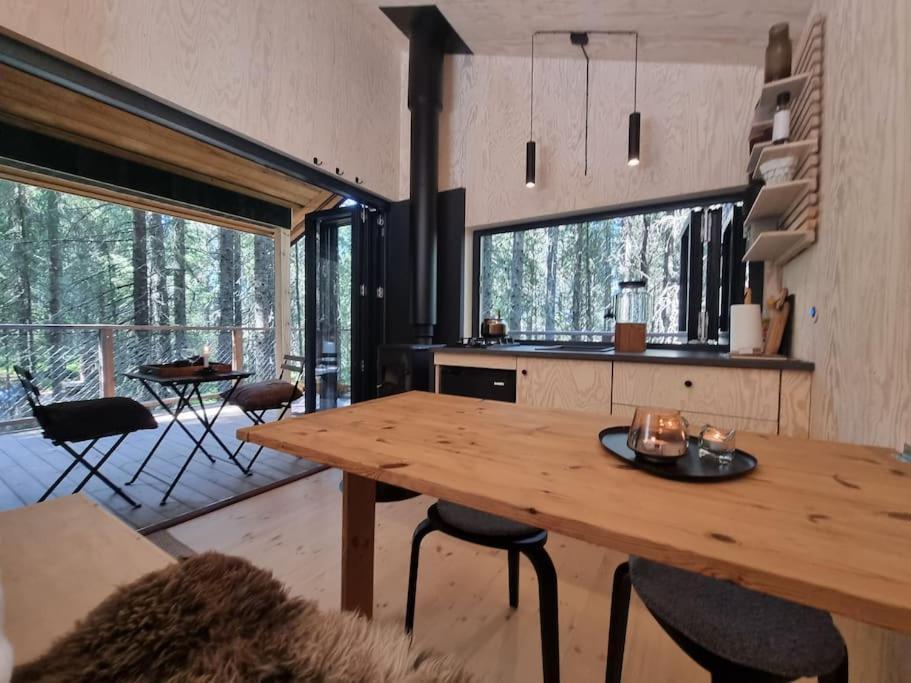 Treetop Ekne - Hytte I Skogen Med Hengebru Hotel Levanger Bagian luar foto